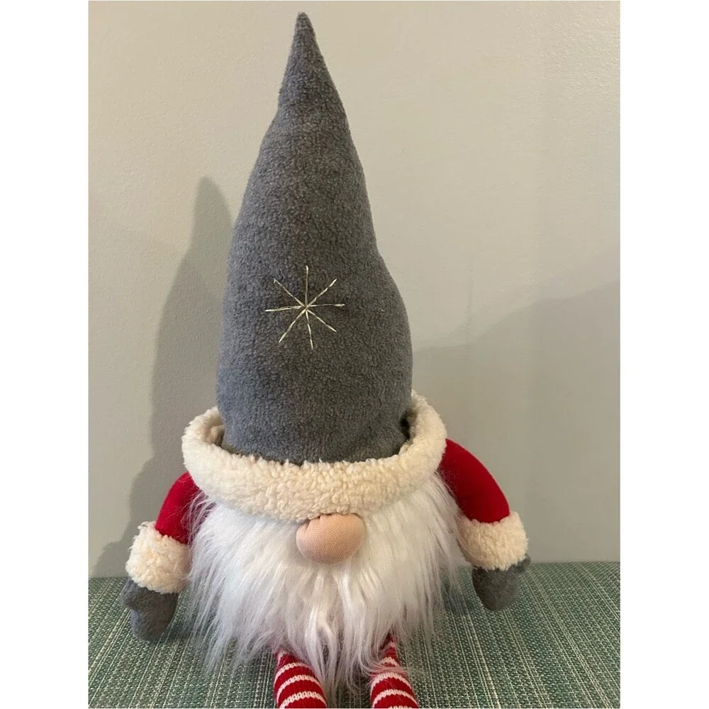 Holiday Gnome Plush Décor – Gray Hat, Red Outfit